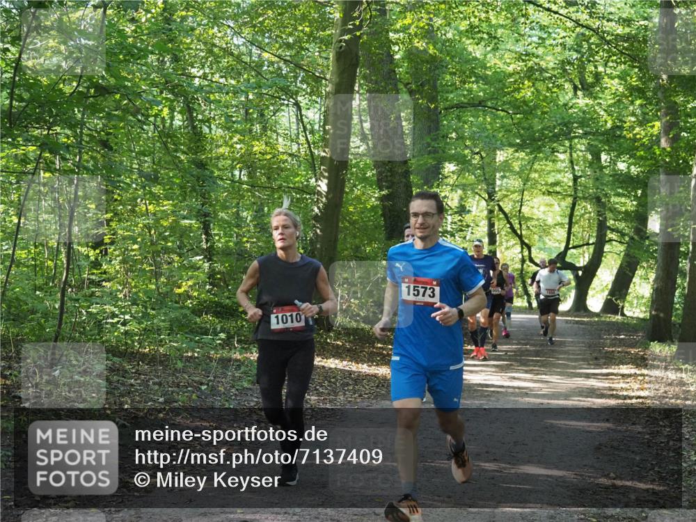 22.09.2024 - 32. Volkslauf durch das schöne Alstertal Miley Keyser http://msf.ph/oto/7137409 22.09.2024 10:20:54 Laufen 1010, 1573, 005 meine-sportfotos.de