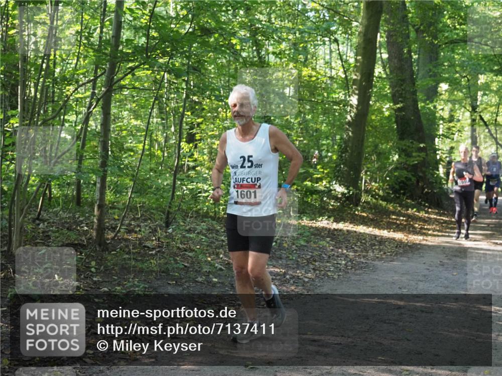 22.09.2024 - 32. Volkslauf durch das schöne Alstertal Miley Keyser http://msf.ph/oto/7137411 22.09.2024 10:20:52 Laufen 25, 1601, 101 meine-sportfotos.de