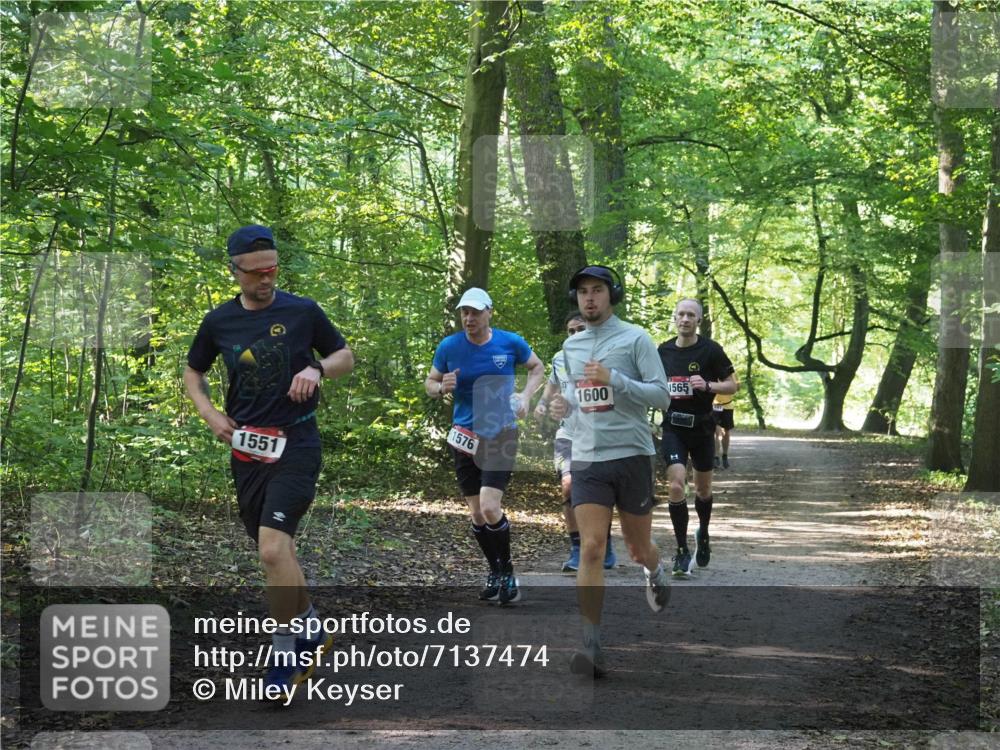 22.09.2024 - 32. Volkslauf durch das schöne Alstertal Miley Keyser http://msf.ph/oto/7137474 22.09.2024 10:20:20 Laufen 1551, 1576, 1600, 1565 meine-sportfotos.de