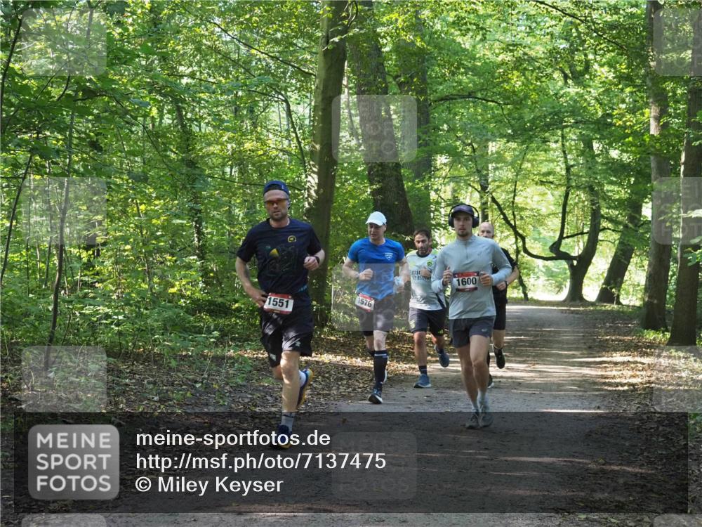 22.09.2024 - 32. Volkslauf durch das schöne Alstertal Miley Keyser http://msf.ph/oto/7137475 22.09.2024 10:20:20 Laufen 1551, 1576, 1600 meine-sportfotos.de