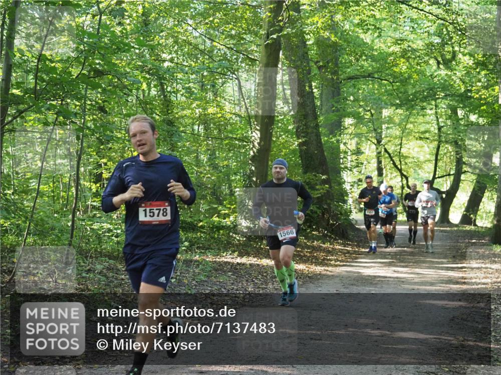 22.09.2024 - 32. Volkslauf durch das schöne Alstertal Miley Keyser http://msf.ph/oto/7137483 22.09.2024 10:20:16 Laufen 1578, 1566, 1551 meine-sportfotos.de
