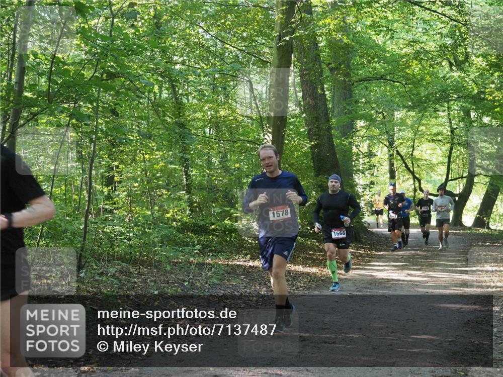 22.09.2024 - 32. Volkslauf durch das schöne Alstertal Miley Keyser http://msf.ph/oto/7137487 22.09.2024 10:20:15 Laufen 1578, 1566, 1569, 1600 meine-sportfotos.de