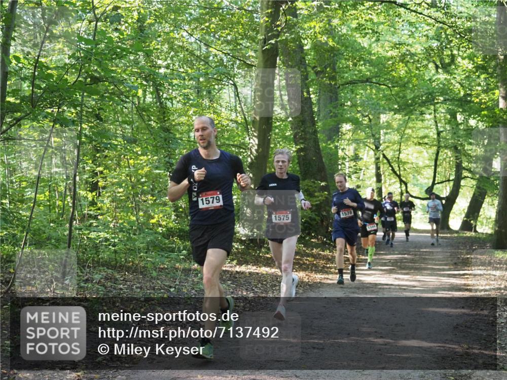 22.09.2024 - 32. Volkslauf durch das schöne Alstertal Miley Keyser http://msf.ph/oto/7137492 22.09.2024 10:20:14 Laufen 1579, 1575, 1578, 1566 meine-sportfotos.de