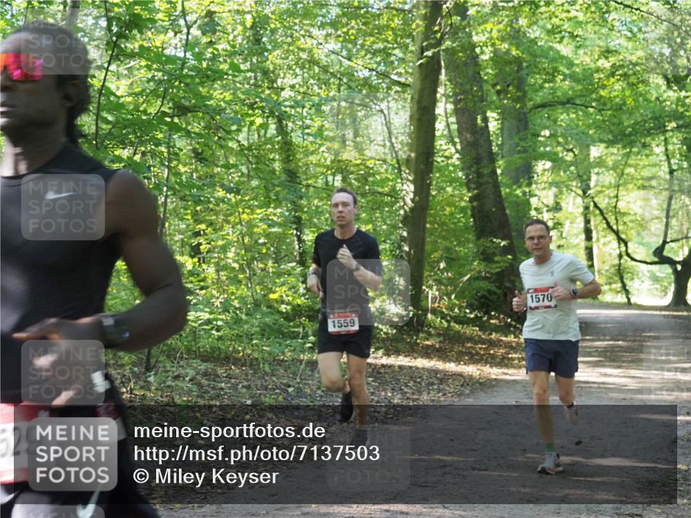 22.09.2024 - 32. Volkslauf durch das schöne Alstertal Miley Keyser http://msf.ph/oto/7137503 22.09.2024 10:20:00 Laufen 529, 1559, 1570 meine-sportfotos.de