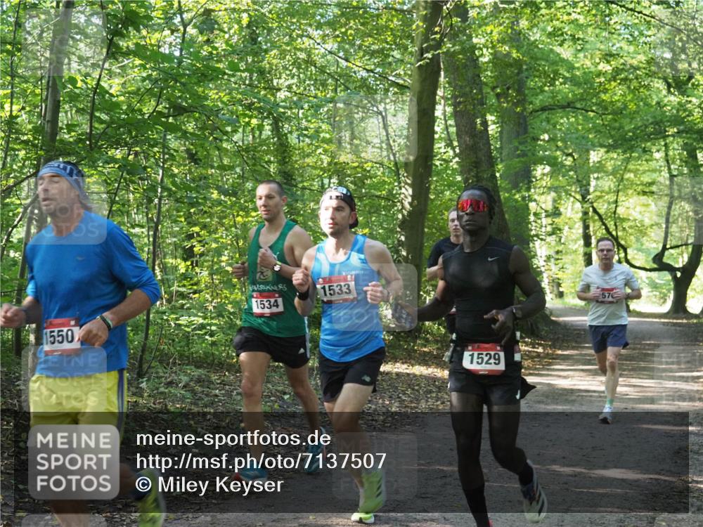 22.09.2024 - 32. Volkslauf durch das schöne Alstertal Miley Keyser http://msf.ph/oto/7137507 22.09.2024 10:19:59 Laufen 1550, 1534, 1533, 1529, 57 meine-sportfotos.de