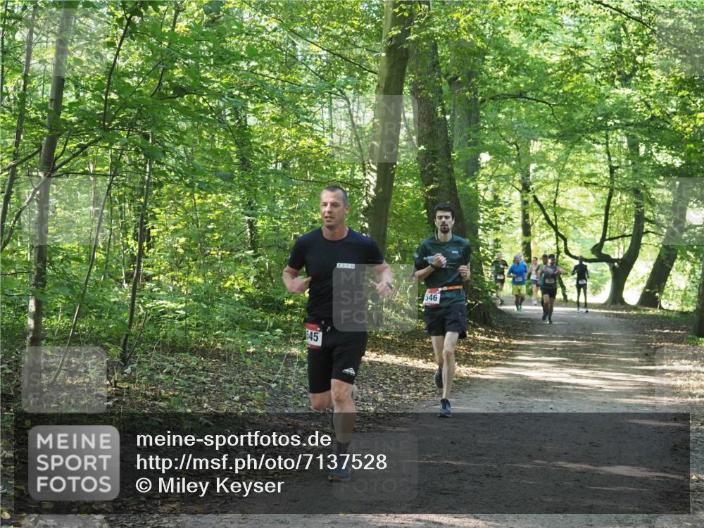 22.09.2024 - 32. Volkslauf durch das schöne Alstertal Miley Keyser http://msf.ph/oto/7137528 22.09.2024 10:19:49 Laufen 545, 546 meine-sportfotos.de