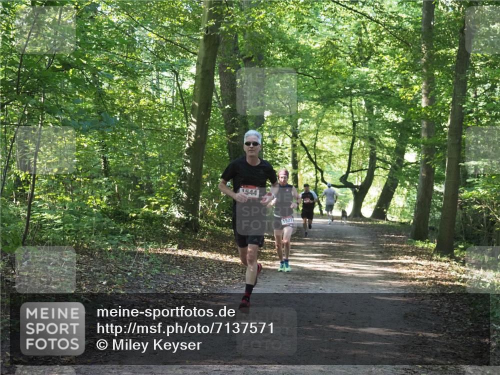 22.09.2024 - 32. Volkslauf durch das schöne Alstertal Miley Keyser http://msf.ph/oto/7137571 22.09.2024 10:19:20 Laufen 1544, 1527 meine-sportfotos.de