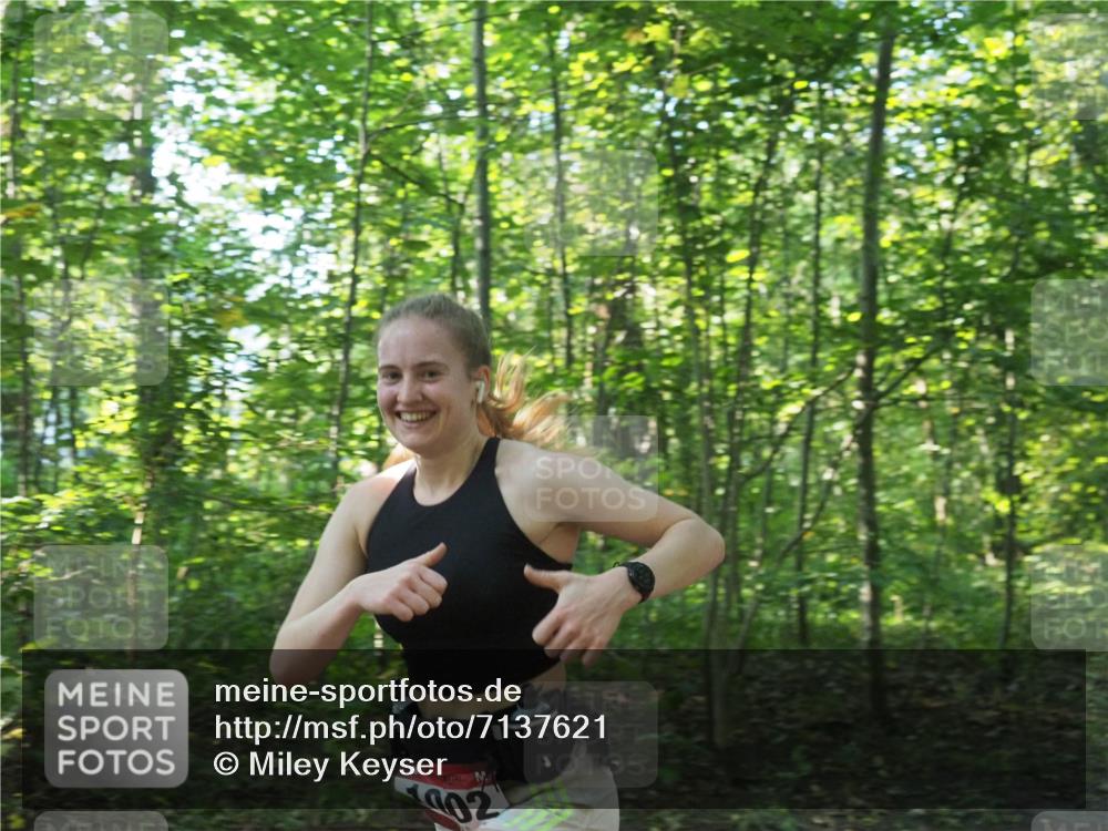 22.09.2024 - 32. Volkslauf durch das schöne Alstertal Miley Keyser http://msf.ph/oto/7137621 22.09.2024 10:18:40 Laufen 02 meine-sportfotos.de