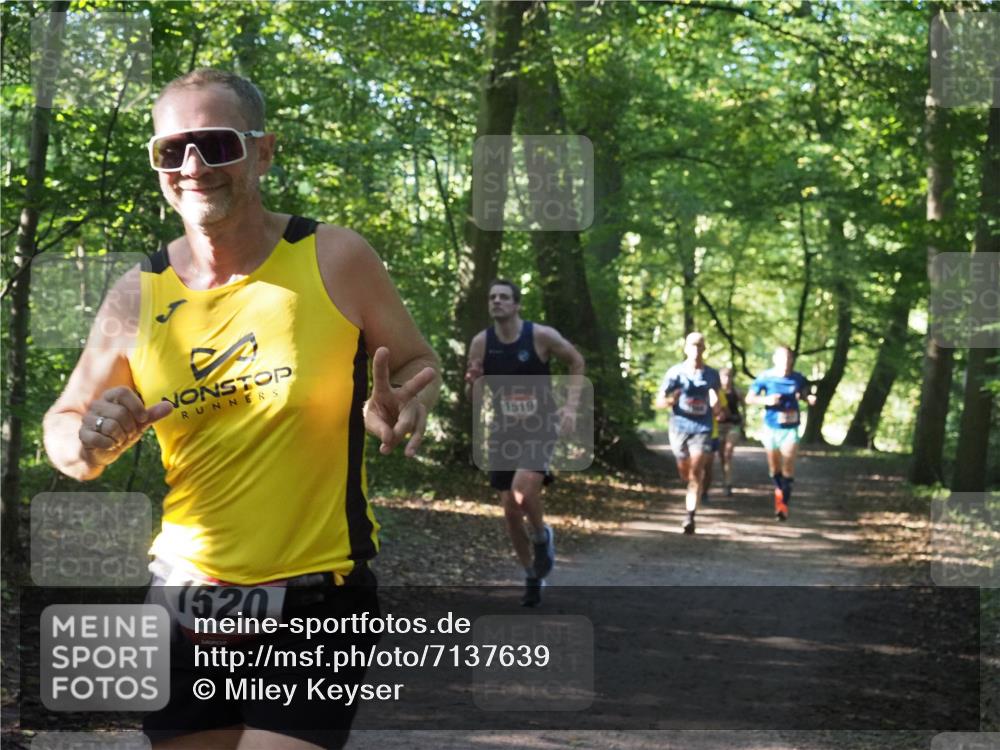 22.09.2024 - 32. Volkslauf durch das schöne Alstertal Miley Keyser http://msf.ph/oto/7137639 22.09.2024 10:18:34 Laufen 1519, 520 meine-sportfotos.de