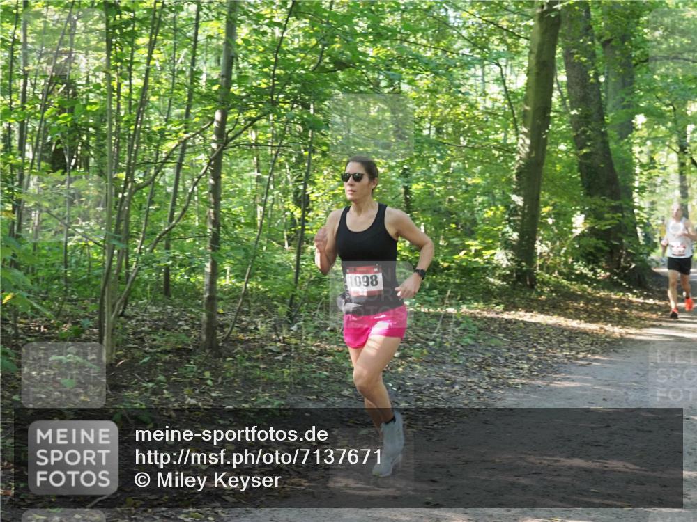 22.09.2024 - 32. Volkslauf durch das schöne Alstertal Miley Keyser http://msf.ph/oto/7137671 22.09.2024 10:18:22 Laufen 1098 meine-sportfotos.de