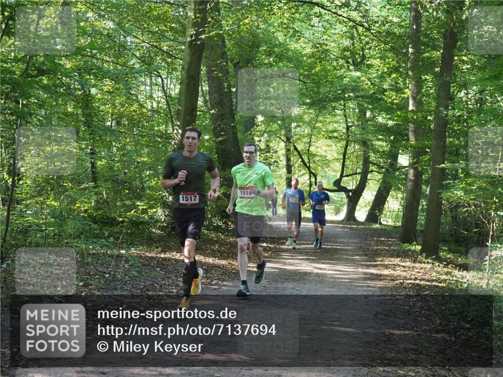 22.09.2024 - 32. Volkslauf durch das schöne Alstertal Miley Keyser http://msf.ph/oto/7137694 22.09.2024 10:18:11 Laufen 1518, 1517, 538, 1525 meine-sportfotos.de