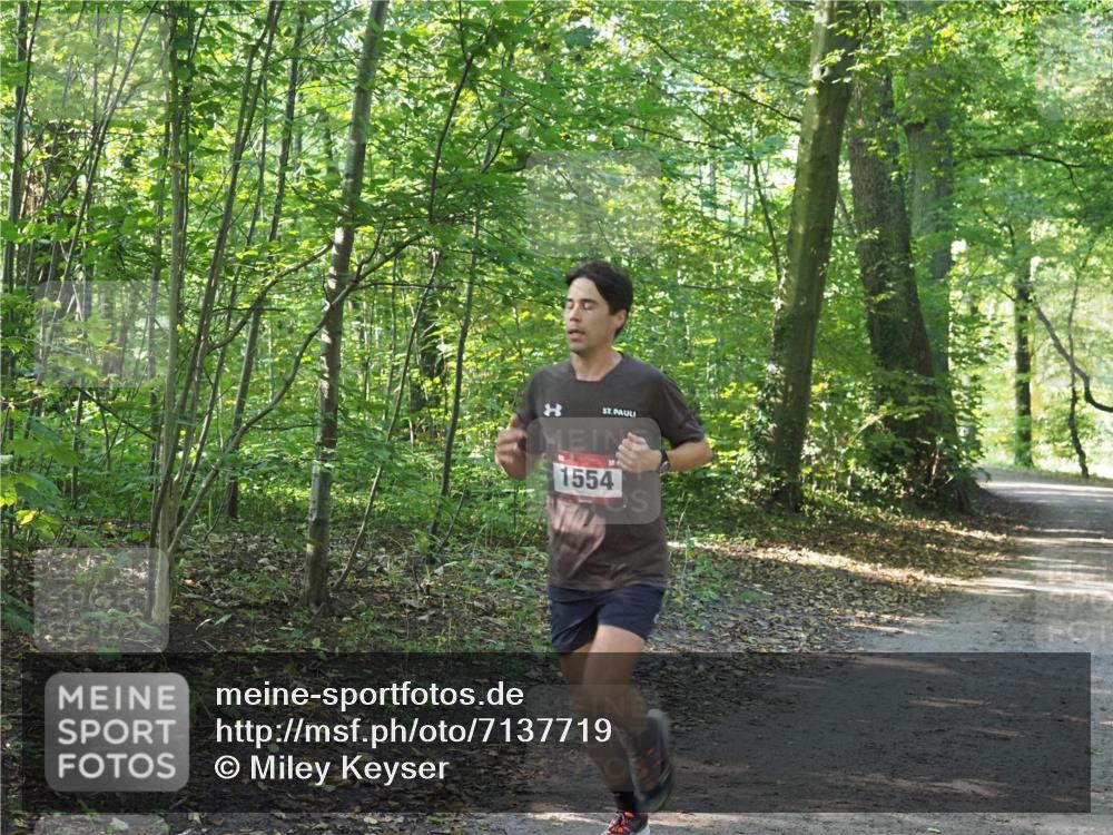 22.09.2024 - 32. Volkslauf durch das schöne Alstertal Miley Keyser http://msf.ph/oto/7137719 22.09.2024 10:17:15 Laufen 1554 meine-sportfotos.de