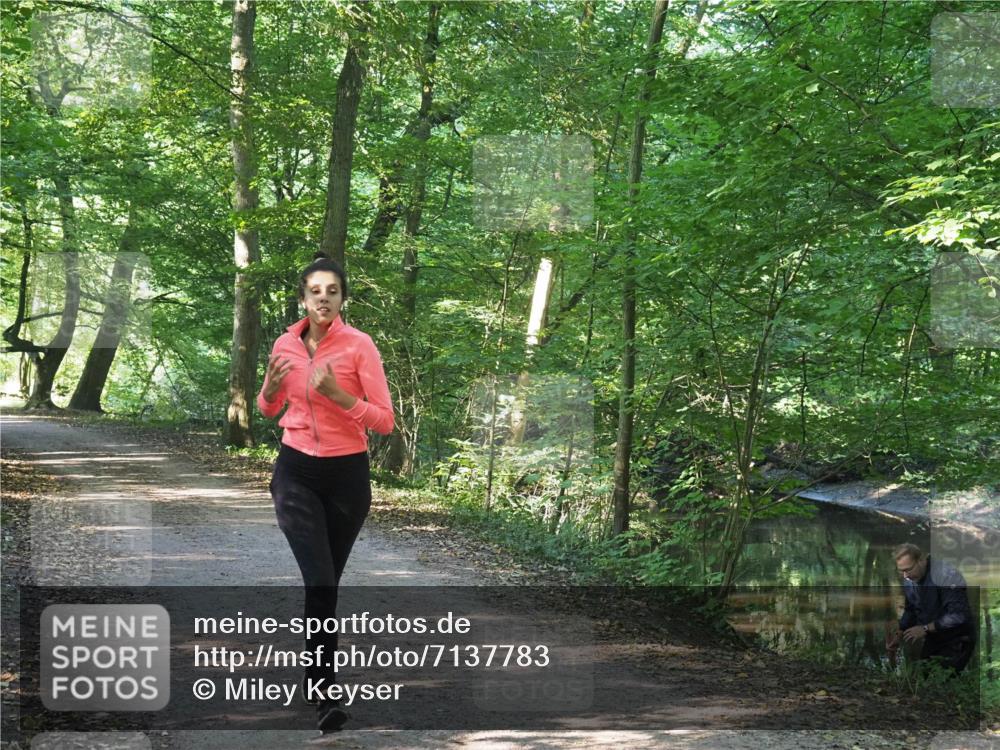 22.09.2024 - 32. Volkslauf durch das schöne Alstertal Miley Keyser http://msf.ph/oto/7137783 22.09.2024 10:14:58 Laufen  meine-sportfotos.de