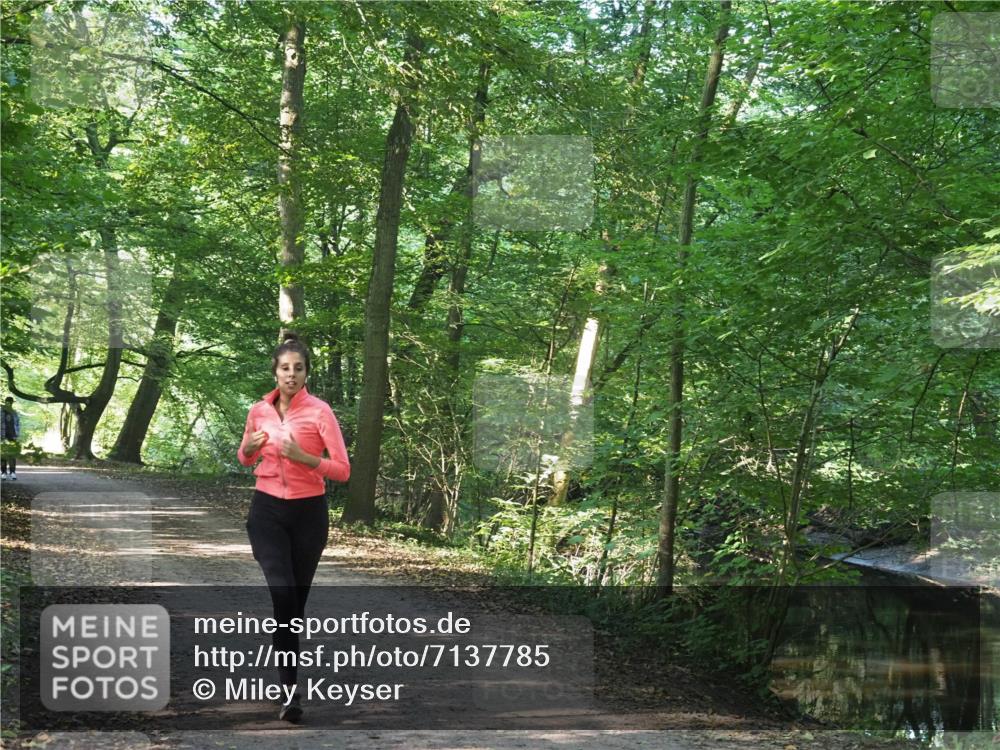 22.09.2024 - 32. Volkslauf durch das schöne Alstertal Miley Keyser http://msf.ph/oto/7137785 22.09.2024 10:14:57 Laufen  meine-sportfotos.de