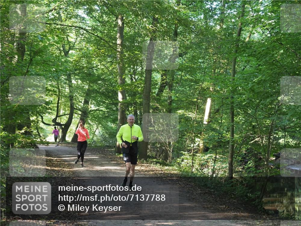22.09.2024 - 32. Volkslauf durch das schöne Alstertal Miley Keyser http://msf.ph/oto/7137788 22.09.2024 10:14:53 Laufen  meine-sportfotos.de