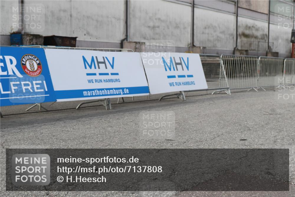 03.10.2024 - Köhlbrandbrückenlauf H.Heesch http://msf.ph/oto/7137808 03.10.2024 09:40:46 Ziel  meine-sportfotos.de