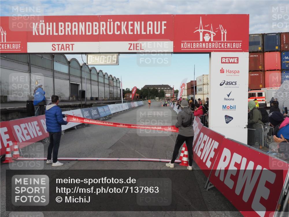 03.10.2024 - Köhlbrandbrückenlauf MichiJ http://msf.ph/oto/7137963 03.10.2024 09:39:52 Ziel  meine-sportfotos.de
