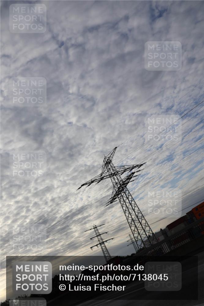 03.10.2024 - Köhlbrandbrückenlauf Luisa Fischer http://msf.ph/oto/7138045 03.10.2024 09:07:54 Position 3  meine-sportfotos.de