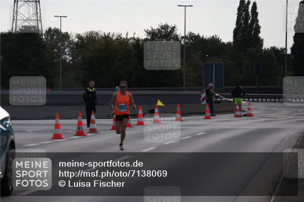 03.10.2024 - Köhlbrandbrückenlauf Luisa Fischer http://msf.ph/oto/7138069 03.10.2024 09:08:21 Position 3 3735 meine-sportfotos.de
