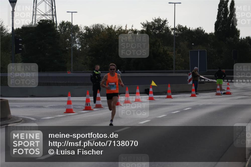 03.10.2024 - Köhlbrandbrückenlauf Luisa Fischer http://msf.ph/oto/7138070 03.10.2024 09:08:22 Position 3 3735 meine-sportfotos.de