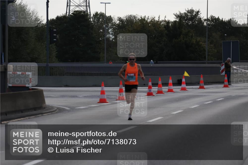 03.10.2024 - Köhlbrandbrückenlauf Luisa Fischer http://msf.ph/oto/7138073 03.10.2024 09:08:22 Position 3 3735 meine-sportfotos.de