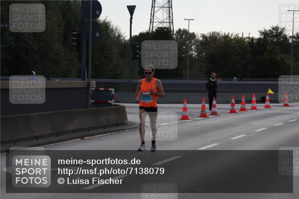 03.10.2024 - Köhlbrandbrückenlauf Luisa Fischer http://msf.ph/oto/7138079 03.10.2024 09:08:24 Position 3 3735 meine-sportfotos.de