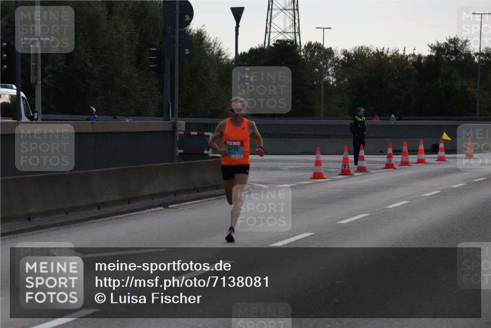 03.10.2024 - Köhlbrandbrückenlauf Luisa Fischer http://msf.ph/oto/7138081 03.10.2024 09:08:25 Position 3 3735 meine-sportfotos.de