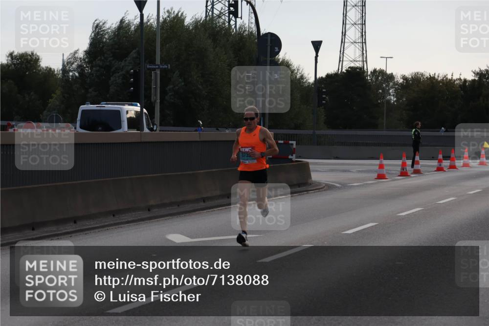03.10.2024 - Köhlbrandbrückenlauf Luisa Fischer http://msf.ph/oto/7138088 03.10.2024 09:08:26 Position 3 3735 meine-sportfotos.de