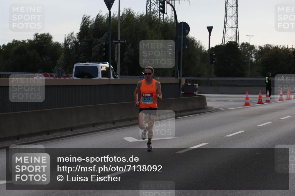 03.10.2024 - Köhlbrandbrückenlauf Luisa Fischer http://msf.ph/oto/7138092 03.10.2024 09:08:26 Position 3 3735 meine-sportfotos.de
