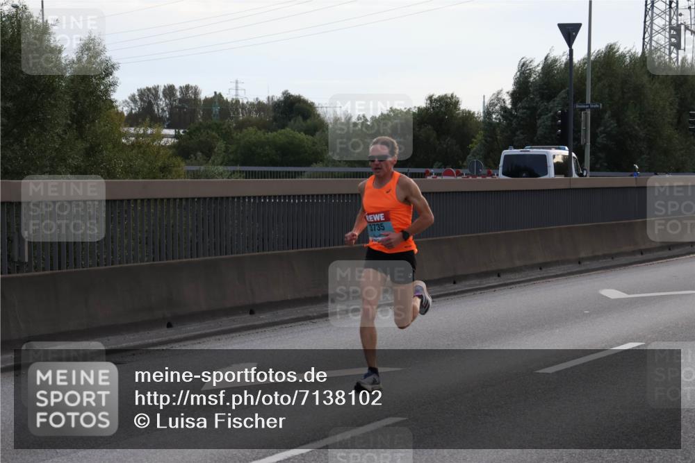 03.10.2024 - Köhlbrandbrückenlauf Luisa Fischer http://msf.ph/oto/7138102 03.10.2024 09:08:28 Position 3 3735 meine-sportfotos.de