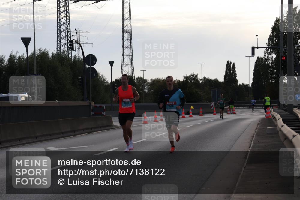 03.10.2024 - Köhlbrandbrückenlauf Luisa Fischer http://msf.ph/oto/7138122 03.10.2024 09:09:07 Position 3 1006, 1010 meine-sportfotos.de