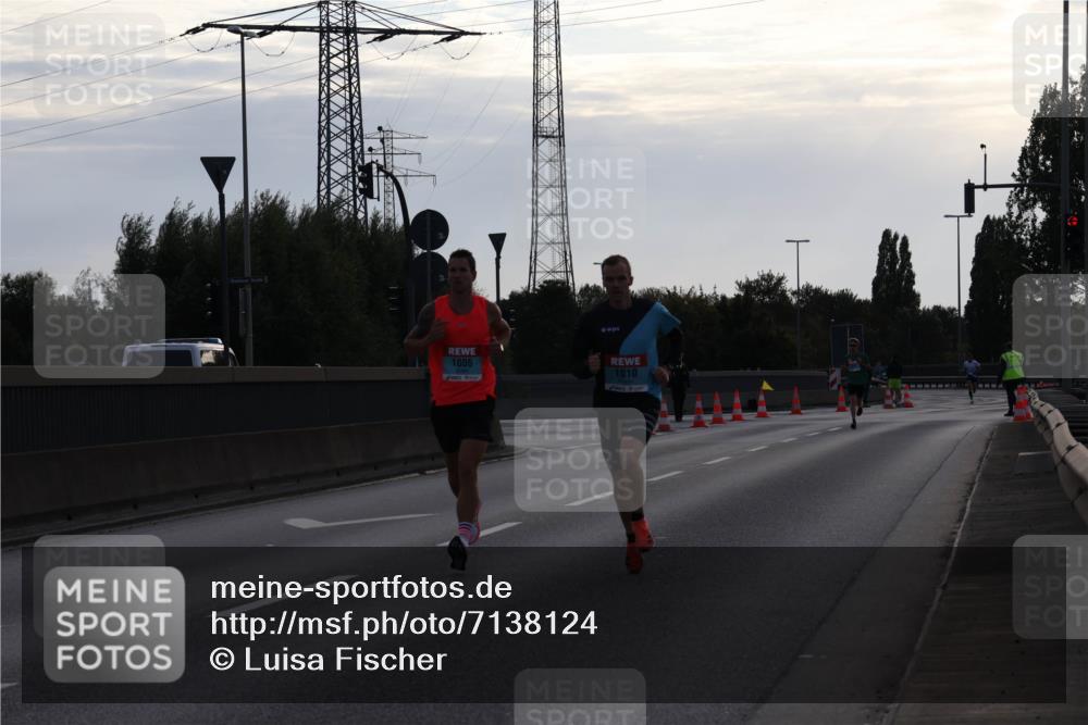03.10.2024 - Köhlbrandbrückenlauf Luisa Fischer http://msf.ph/oto/7138124 03.10.2024 09:09:08 Position 3 1006, 1010 meine-sportfotos.de