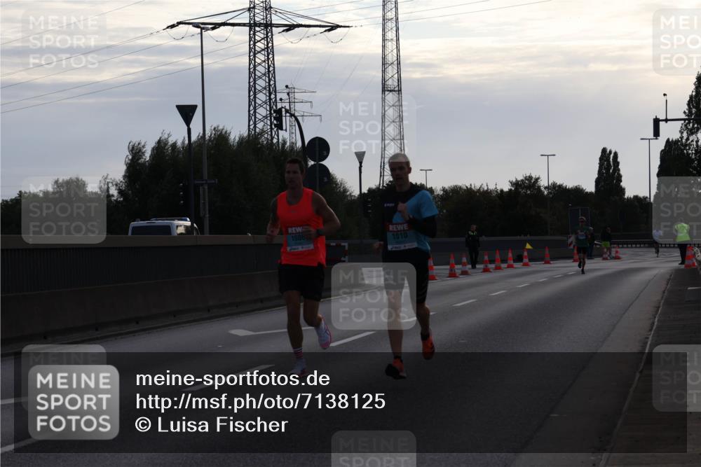 03.10.2024 - Köhlbrandbrückenlauf Luisa Fischer http://msf.ph/oto/7138125 03.10.2024 09:09:08 Position 3 1006, 4, 1010 meine-sportfotos.de