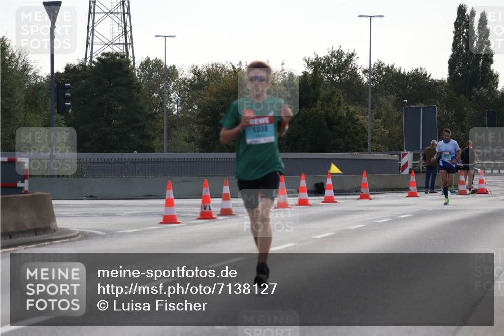 03.10.2024 - Köhlbrandbrückenlauf Luisa Fischer http://msf.ph/oto/7138127 03.10.2024 09:09:16 Position 3 1038, 1012 meine-sportfotos.de