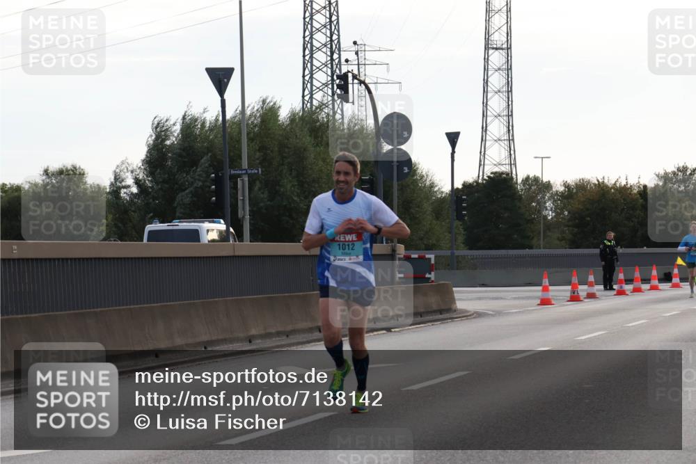 03.10.2024 - Köhlbrandbrückenlauf Luisa Fischer http://msf.ph/oto/7138142 03.10.2024 09:09:30 Position 3 1012 meine-sportfotos.de