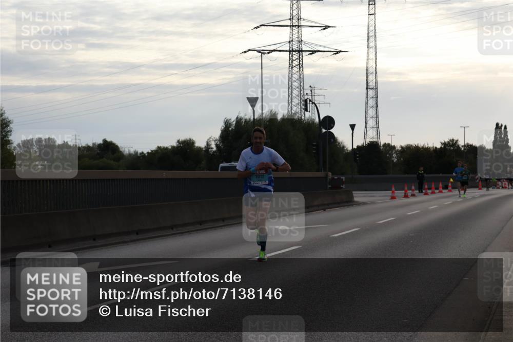 03.10.2024 - Köhlbrandbrückenlauf Luisa Fischer http://msf.ph/oto/7138146 03.10.2024 09:09:30 Position 3 1012 meine-sportfotos.de