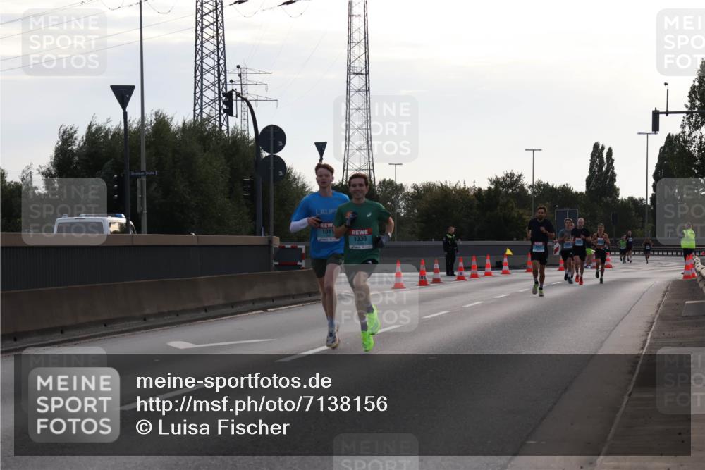 03.10.2024 - Köhlbrandbrückenlauf Luisa Fischer http://msf.ph/oto/7138156 03.10.2024 09:09:39 Position 3 1011, 1330 meine-sportfotos.de