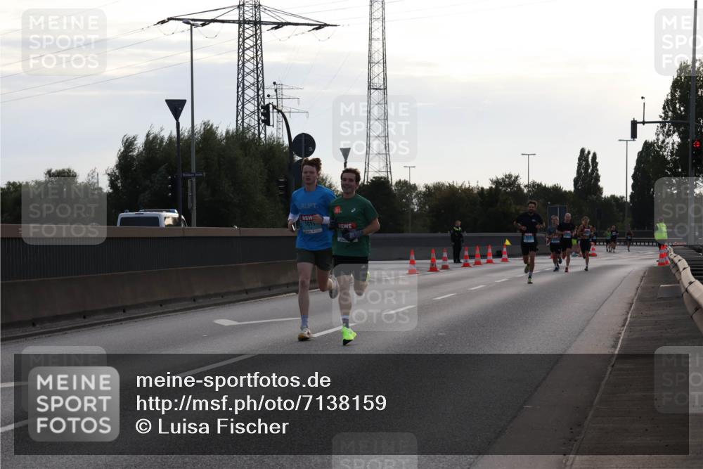 03.10.2024 - Köhlbrandbrückenlauf Luisa Fischer http://msf.ph/oto/7138159 03.10.2024 09:09:40 Position 3 1011 meine-sportfotos.de