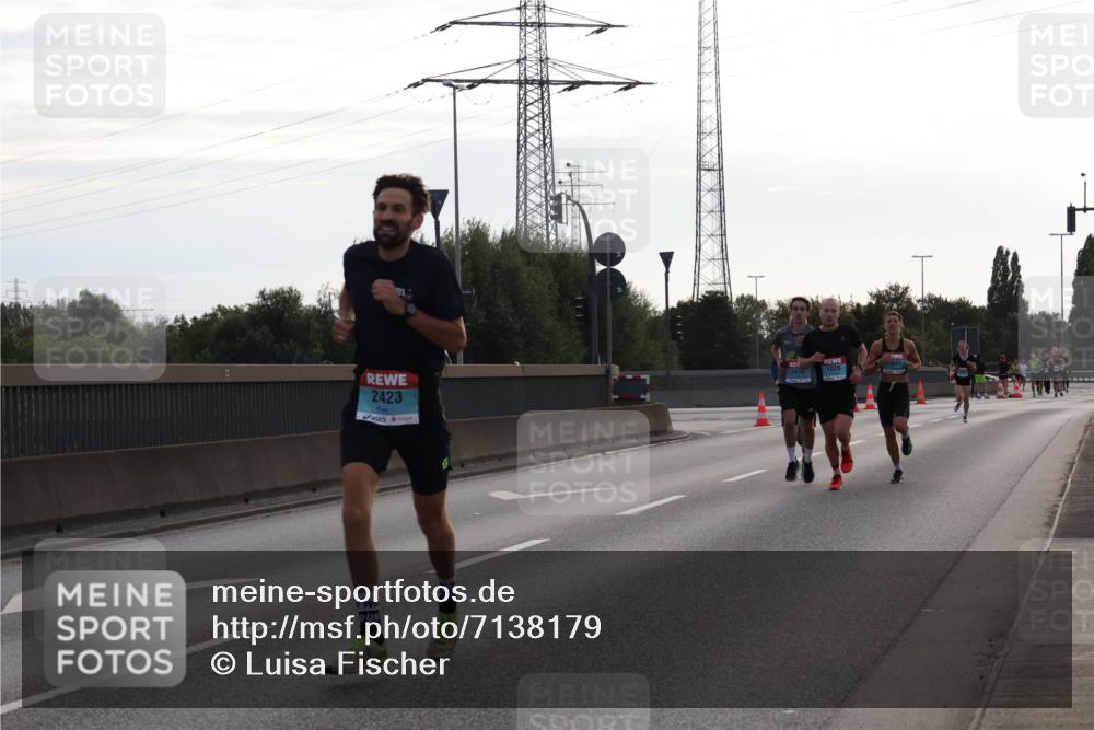 03.10.2024 - Köhlbrandbrückenlauf Luisa Fischer http://msf.ph/oto/7138179 03.10.2024 09:09:48 Position 3 2423, 1020 meine-sportfotos.de