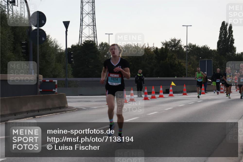 03.10.2024 - Köhlbrandbrückenlauf Luisa Fischer http://msf.ph/oto/7138194 03.10.2024 09:09:56 Position 3 1024 meine-sportfotos.de