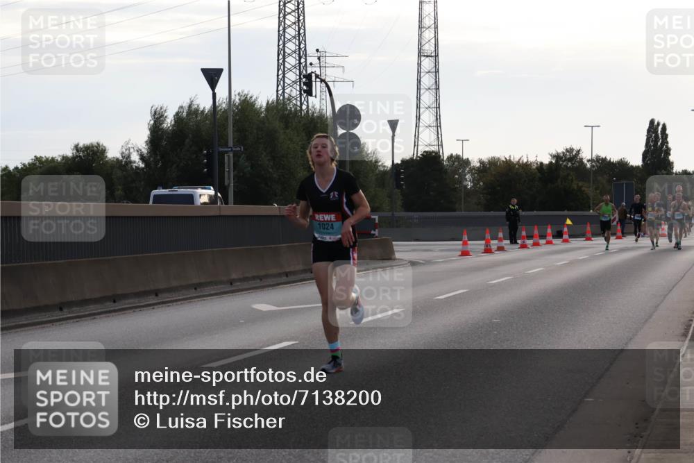 03.10.2024 - Köhlbrandbrückenlauf Luisa Fischer http://msf.ph/oto/7138200 03.10.2024 09:09:57 Position 3 1024 meine-sportfotos.de