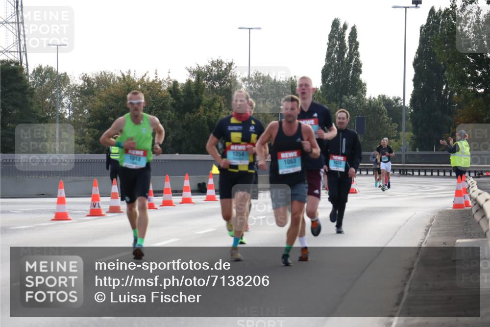 03.10.2024 - Köhlbrandbrückenlauf Luisa Fischer http://msf.ph/oto/7138206 03.10.2024 09:10:05 Position 3 1054, 1018, 1063, 1030 meine-sportfotos.de