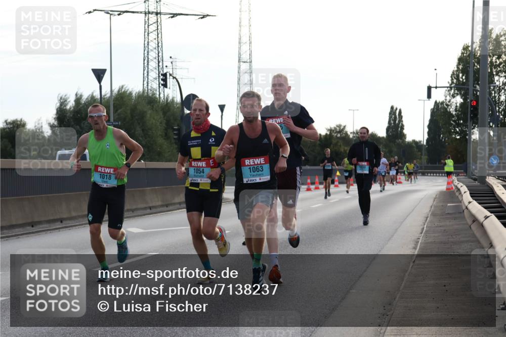 03.10.2024 - Köhlbrandbrückenlauf Luisa Fischer http://msf.ph/oto/7138237 03.10.2024 09:10:10 Position 3 1018, 1054, 1063, 1030 meine-sportfotos.de
