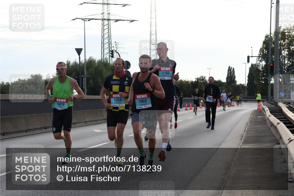 03.10.2024 - Köhlbrandbrückenlauf Luisa Fischer http://msf.ph/oto/7138239 03.10.2024 09:10:10 Position 3 1018, 1054, 1063, 1165 meine-sportfotos.de