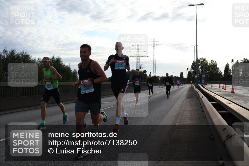 03.10.2024 - Köhlbrandbrückenlauf Luisa Fischer http://msf.ph/oto/7138250 03.10.2024 09:10:12 Position 3 1018, 1165 meine-sportfotos.de