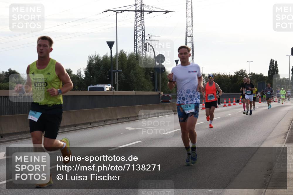 03.10.2024 - Köhlbrandbrückenlauf Luisa Fischer http://msf.ph/oto/7138271 03.10.2024 09:10:23 Position 3 100, 1042, 1074, 1004 meine-sportfotos.de