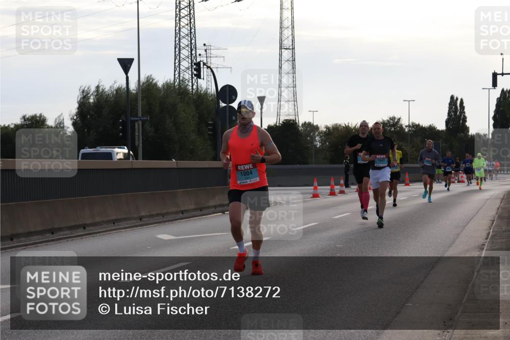 03.10.2024 - Köhlbrandbrückenlauf Luisa Fischer http://msf.ph/oto/7138272 03.10.2024 09:10:25 Position 3 1004, 1043 meine-sportfotos.de