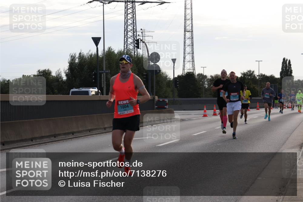 03.10.2024 - Köhlbrandbrückenlauf Luisa Fischer http://msf.ph/oto/7138276 03.10.2024 09:10:26 Position 3 1004, 1043 meine-sportfotos.de