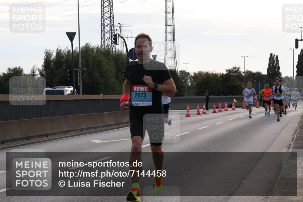 03.10.2024 - Köhlbrandbrückenlauf Luisa Fischer http://msf.ph/oto/7144458 03.10.2024 09:10:48 Position 3 2673 meine-sportfotos.de