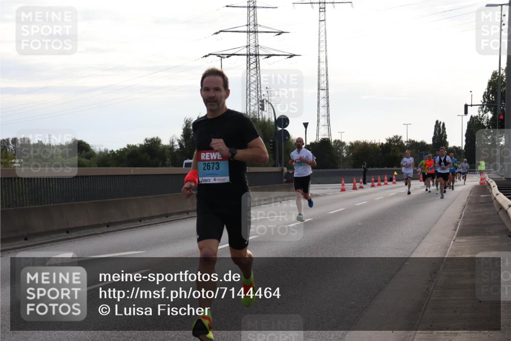 03.10.2024 - Köhlbrandbrückenlauf Luisa Fischer http://msf.ph/oto/7144464 03.10.2024 09:10:48 Position 3 2673 meine-sportfotos.de